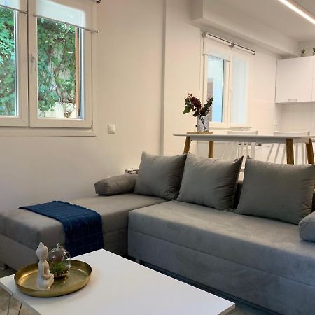 Renovated Apartment In Kifissia Center Near Metro G25 Atenas Exterior foto