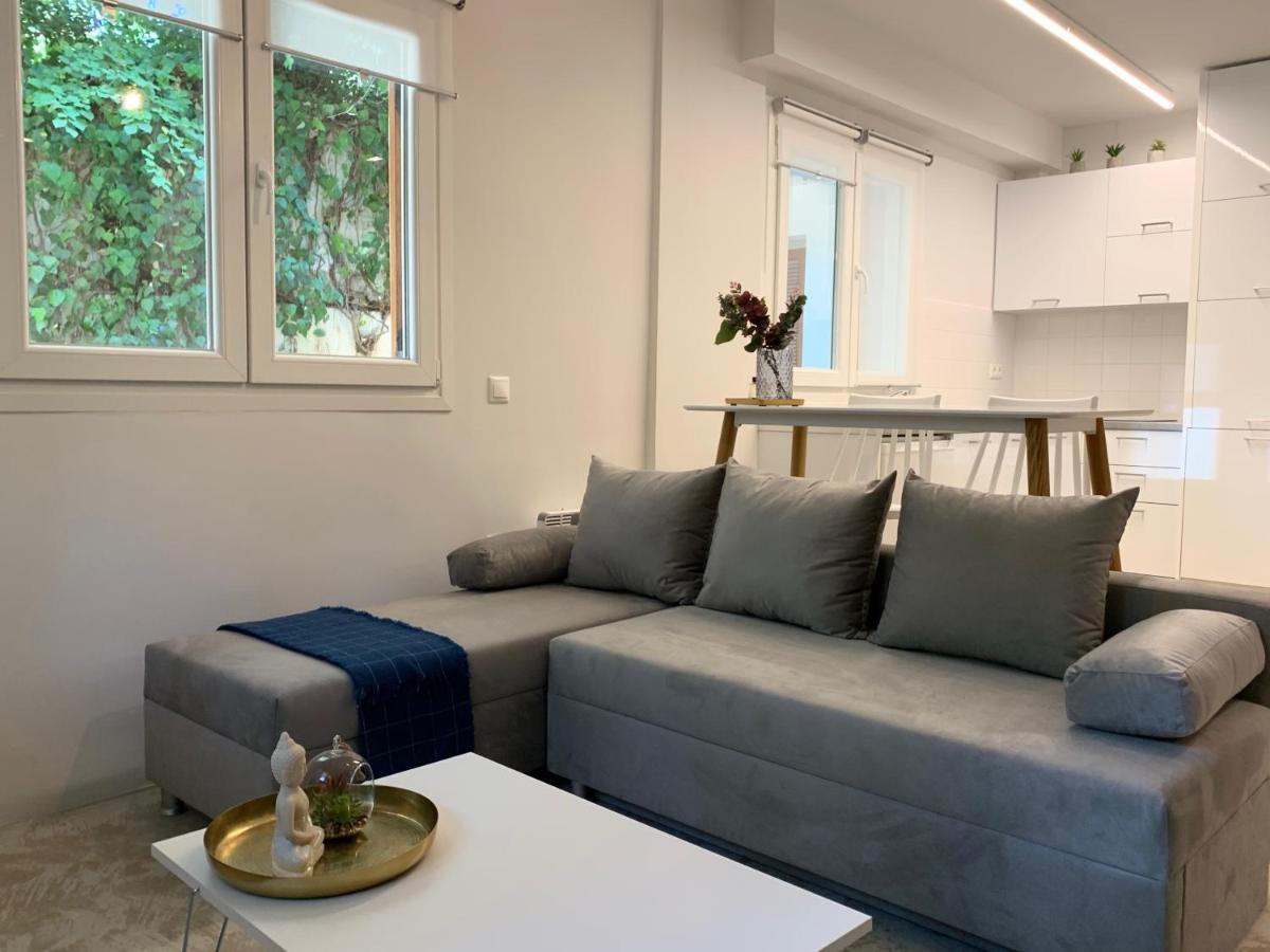 Renovated Apartment In Kifissia Center Near Metro G25 Atenas Exterior foto